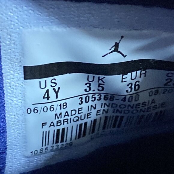 KID'S Jordan 8 Retro 'Snow Blizzard' (GS) Size 4Y - Picture 7 of 11